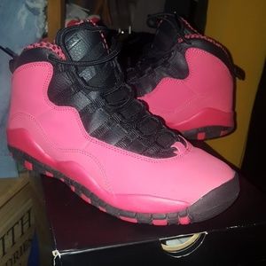 Girls Air Jordan 10 Retro fits a size 6.5 Women